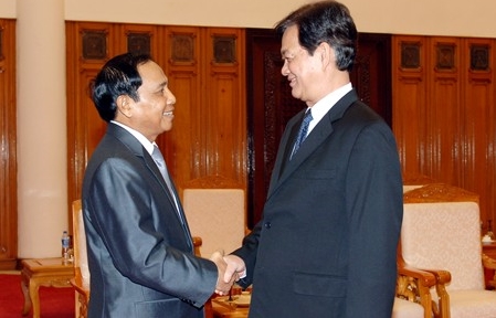 Premierminister Nguyen Tan Dung empfängt den laotischen Regierungsinspektor